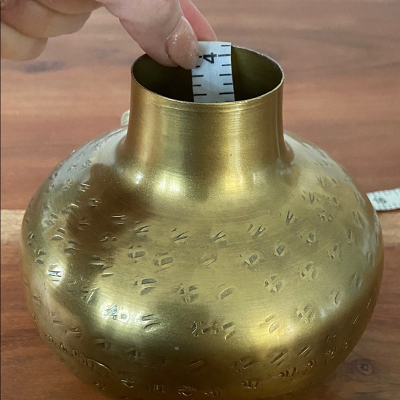 Brass hammered vase vintage vibes brushed gold patterned home decor boho modern - Picture 5 of 15
